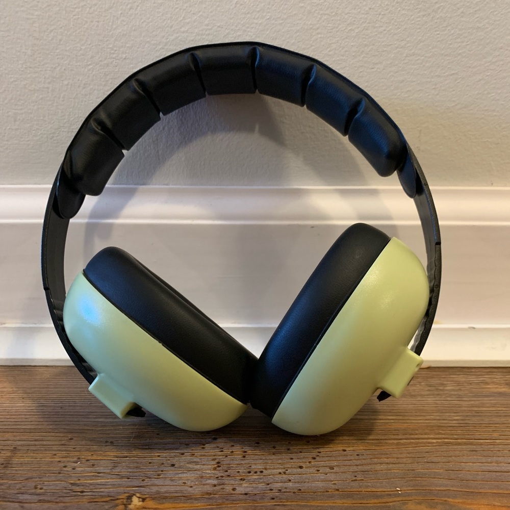 NWOT Baby Banz Earmuffs Infant Hearing Protection